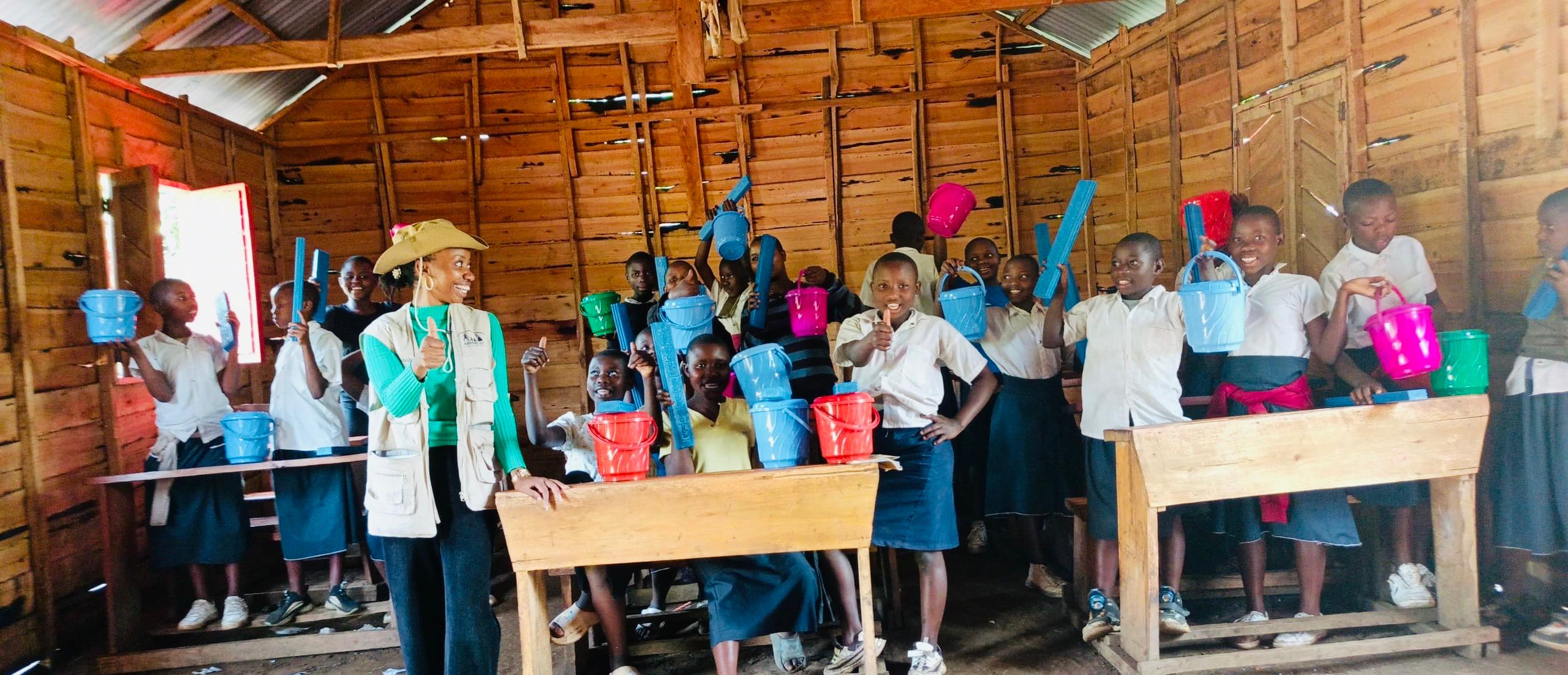 Distribution de kits d’hygiène menstruelle aux filles  adolescentes  