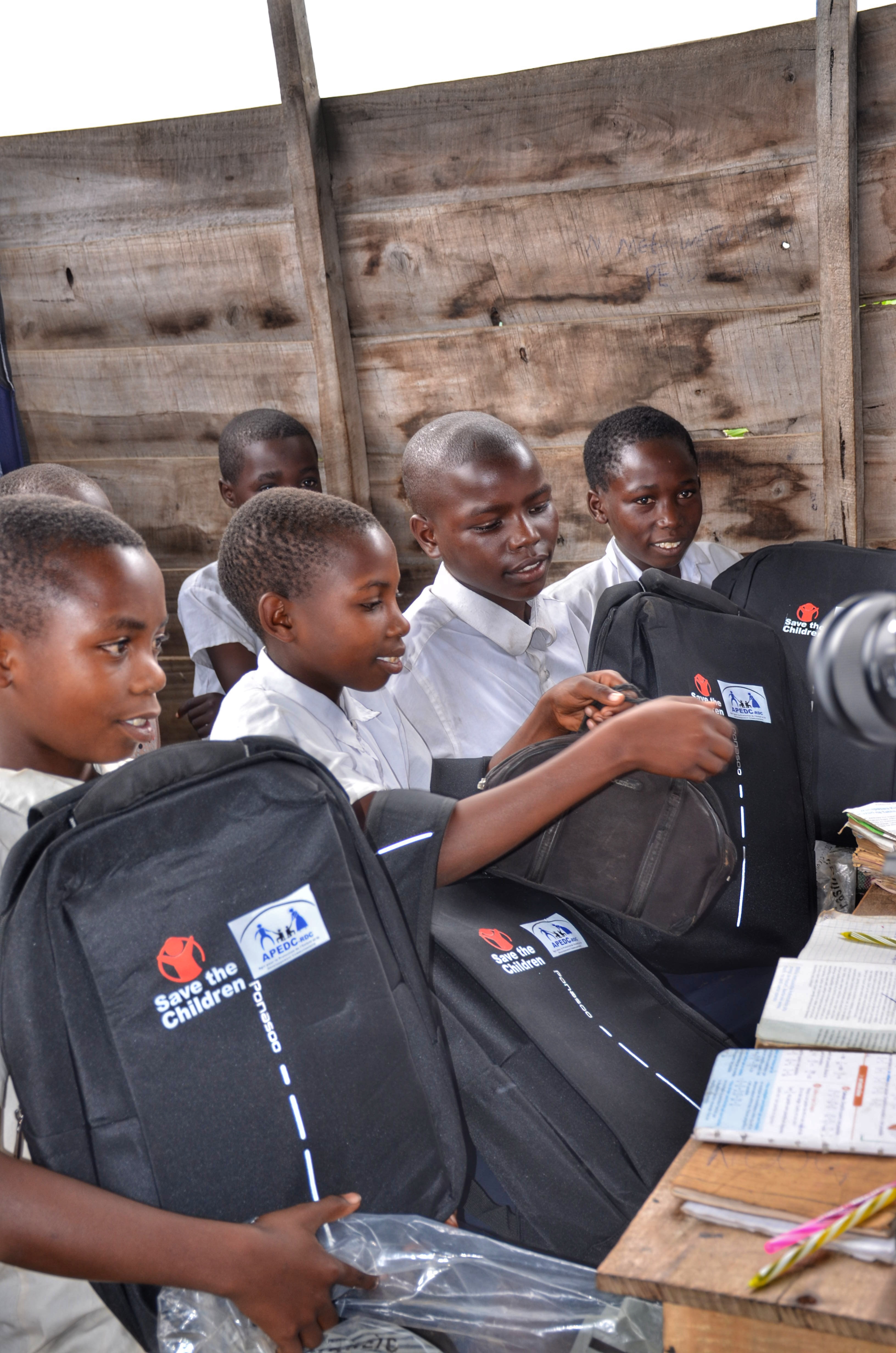 Distribution de kits scolaires à l’EP BERA